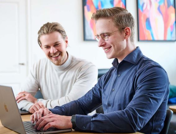 Jordi en Thijmen willen Nederland veroveren met salesbot apeelingAI